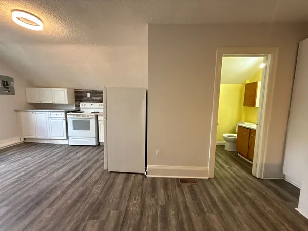 81 Coulter AVE, Toronto W04, ON M9N 1P7