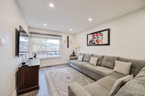 105 Skegby RD, Brampton, ON L6V 2T8
