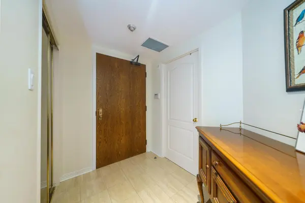 1905 Pilgrims WAY #506, Oakville, ON L6M 2X2