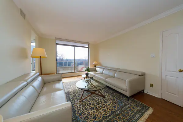 1905 Pilgrims WAY #506, Oakville, ON L6M 2X2