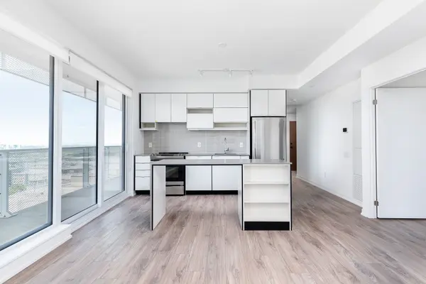 4065 Confederation Pkwy #2403, Mississauga, ON L5B 4N1