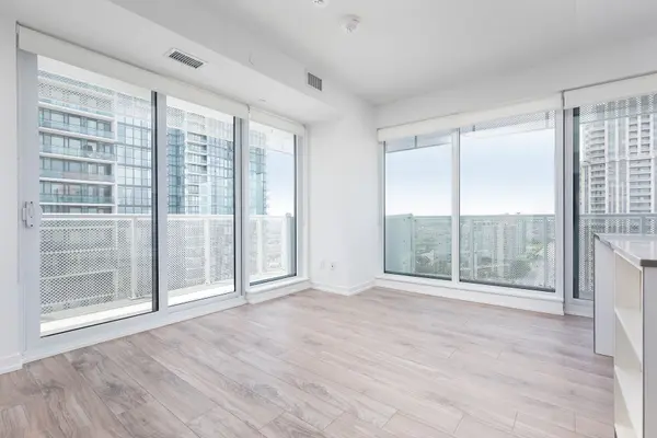 4065 Confederation Pkwy #2403, Mississauga, ON L5B 4N1