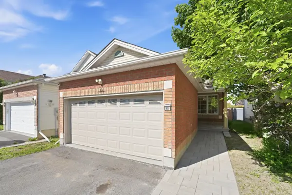 15 Halkirk AVE, Kanata, ON K2V 1B1