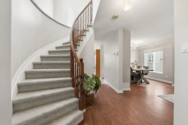 15 Halkirk AVE, Kanata, ON K2V 1B1