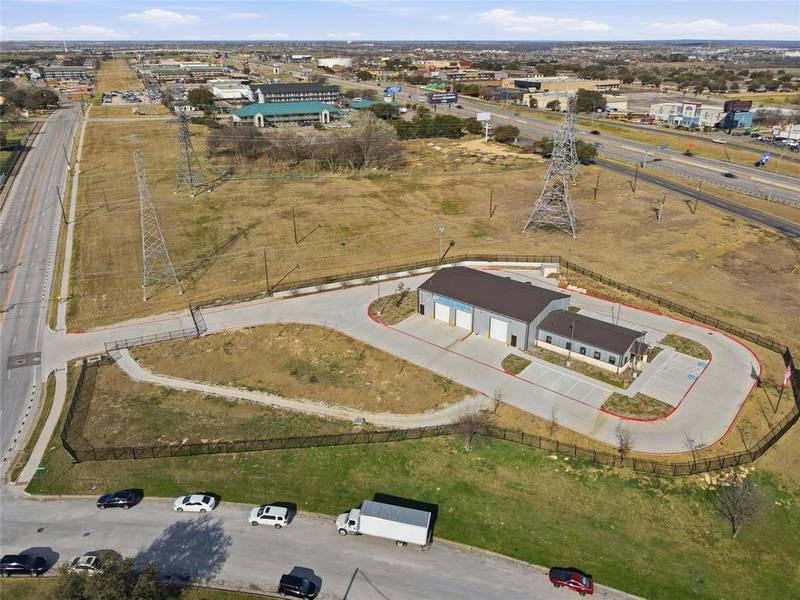 8400 Calmont Avenue, Fort Worth, TX 76116