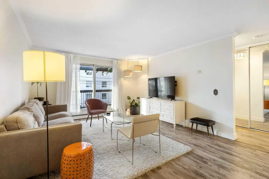 2611 15A ST SW #305, Calgary, AB T2T 4C1