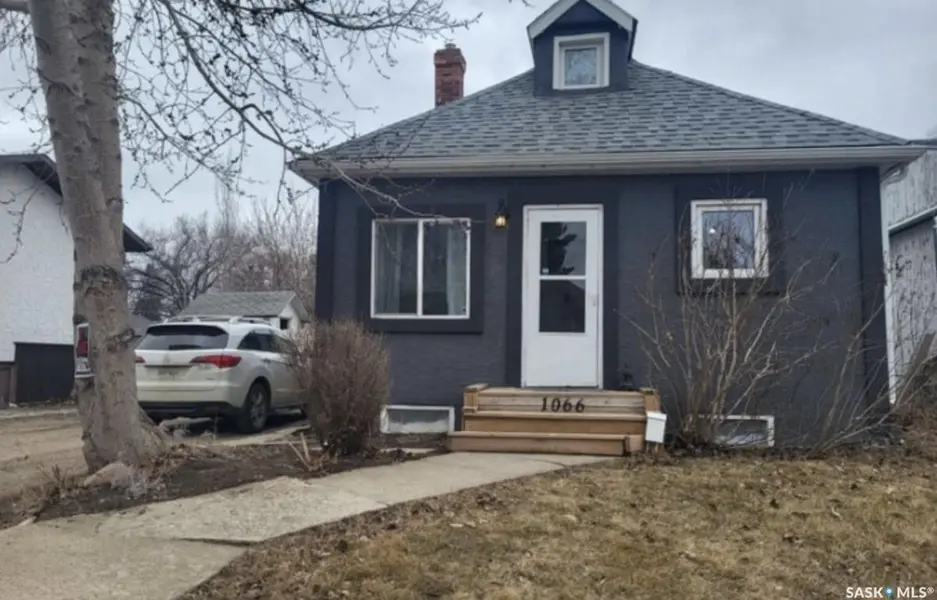 1066 5th AVENUE NE, Moose Jaw, SK S6H 1K8