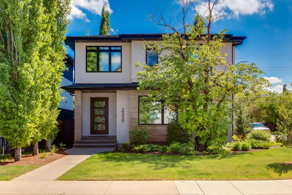 2339 Westmount RD NW, Calgary, AB T2N 3N7