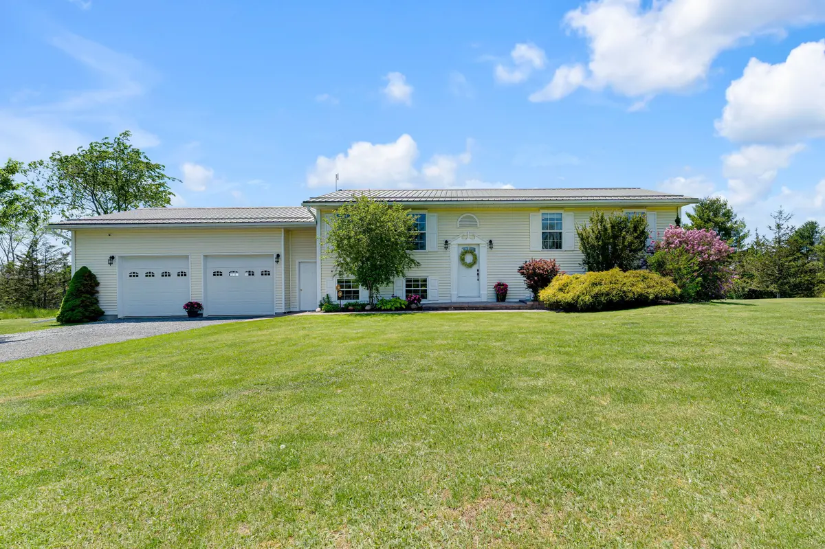 120 Pinecrest RD S, Stone Mills, ON K0K 2S0