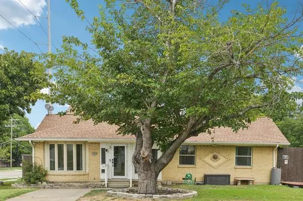 444 Hanbee Street, Richardson, TX 75080