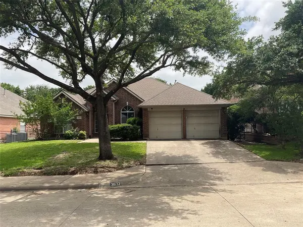 3632 Stone Creek Lane S, Fort Worth, TX 76137