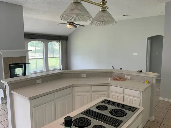 3632 Stone Creek Lane S, Fort Worth, TX 76137