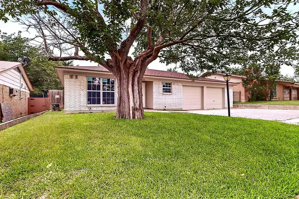 6600 Cervantes Avenue, Fort Worth, TX 76133