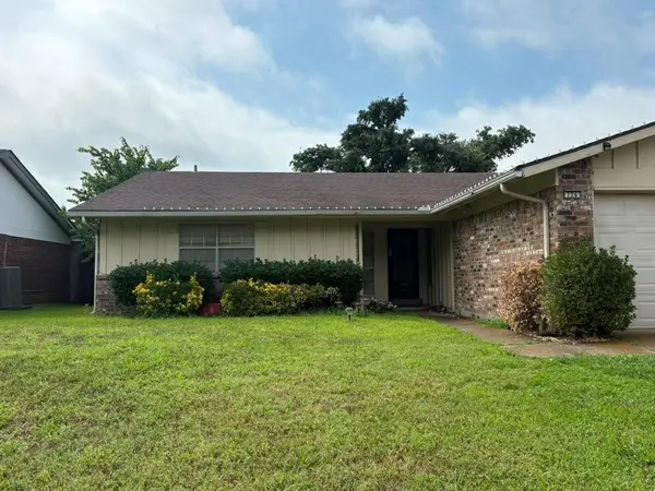 726 Ravencroft Drive, Garland, TX 75043
