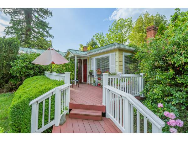 572 DILLARD GARDENS RD, Winston, OR 97496