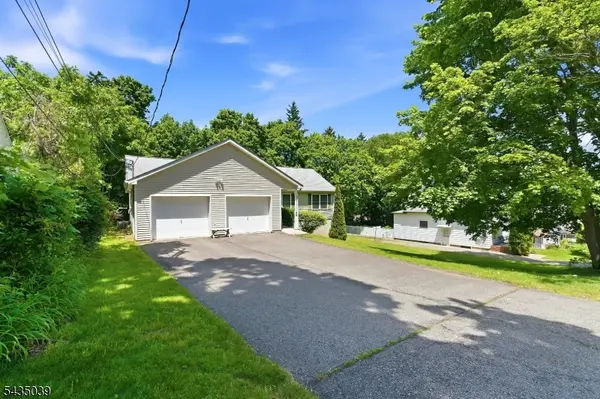 45 Kearney St, Dover Town, NJ 07801