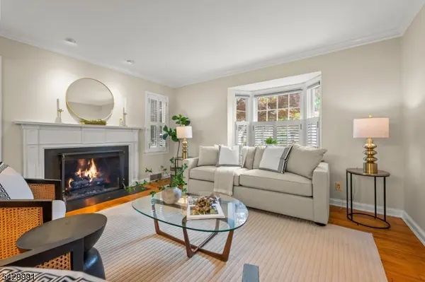 33 Exeter Rd unit 1, Millburn Twp., NJ 07078