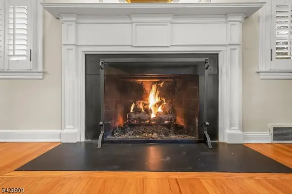 33 Exeter Rd unit 1, Millburn Twp., NJ 07078
