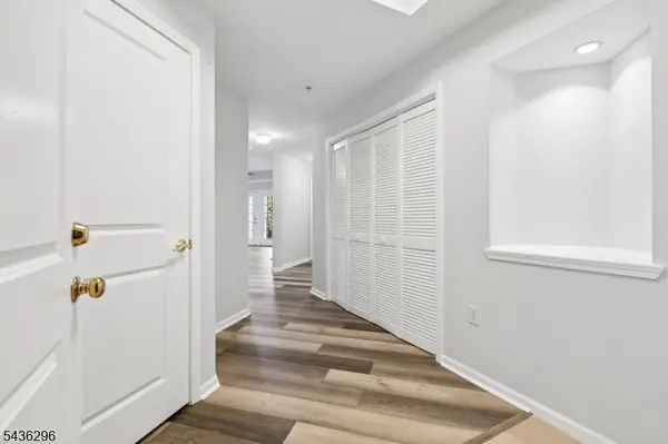 9104 Ravenscroft Rd, Clifton City, NJ 07013