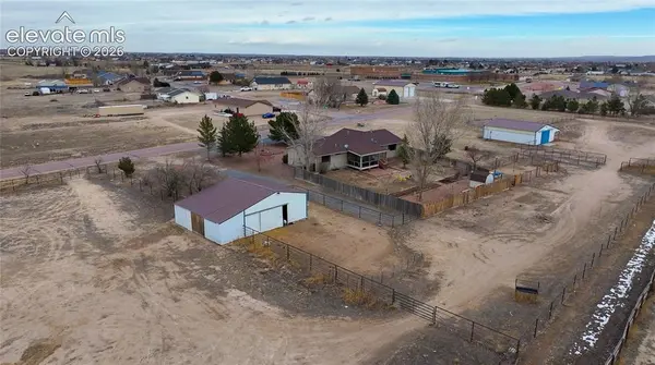 496 E Earl DR, Pueblo West, CO 81007