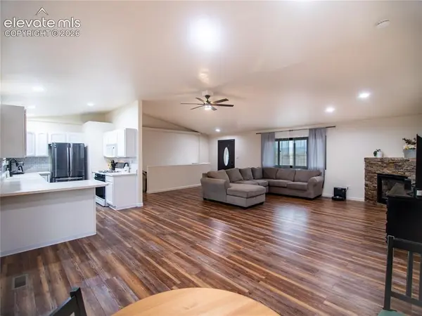 496 E Earl DR, Pueblo West, CO 81007
