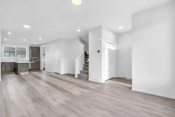 20 Iris CRES, Okotoks, AB T1S 5V5