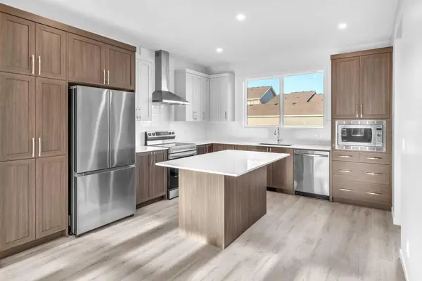 20 Iris CRES, Okotoks, AB T1S 5V5