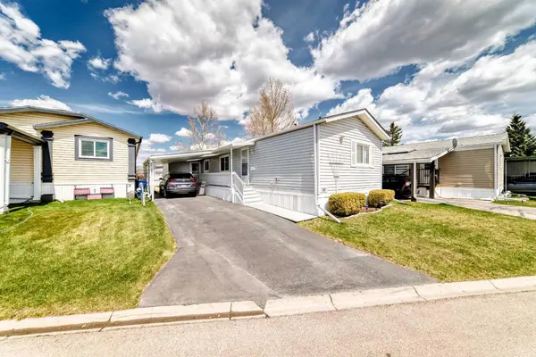 99 Arbour Lake RD NW #138, Calgary, AB T3G 4E4