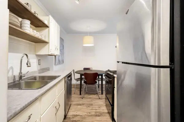 2611 15A ST SW #305, Calgary, AB T2T 4C1