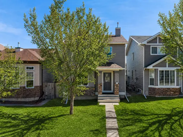 83 Saddlebrook GDNS NE, Calgary, AB T3J 5M5