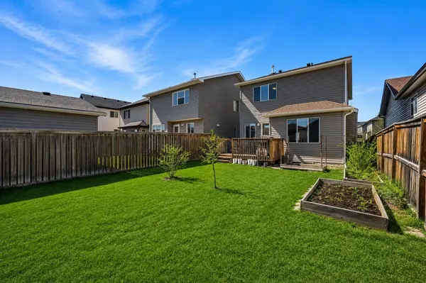 83 Saddlebrook GDNS NE, Calgary, AB T3J 5M5