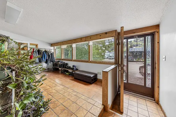 12145 21Ave, Blairmore, AB T0K0E0
