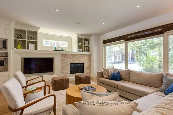 2339 Westmount RD NW, Calgary, AB T2N 3N7