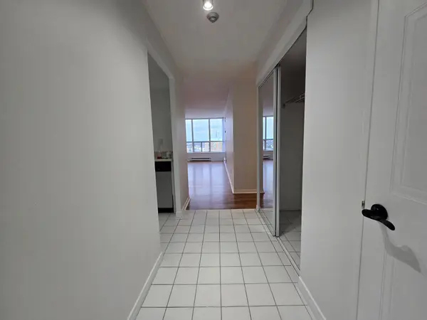 410 Mclevin AVE #1811, Toronto E11, ON M1B 5J5