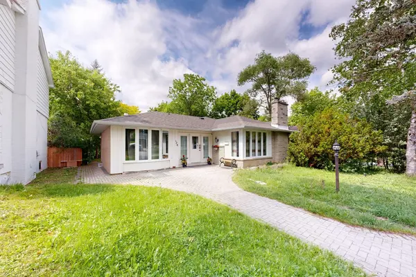 128 Woodward AVE, Markham, ON L3T 1E9