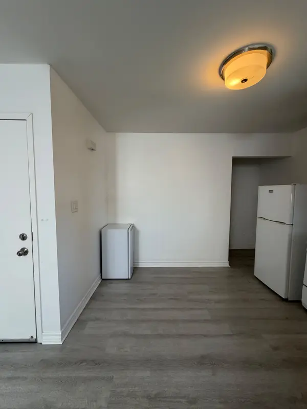 127 Morrison AVE #2nd Floor, Toronto W03, ON M6E 1M5