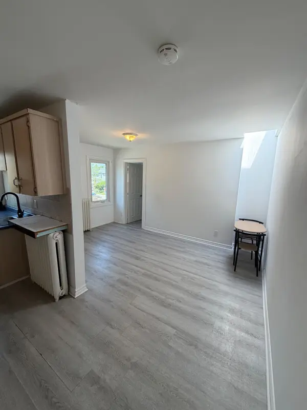 127 Morrison AVE #2nd Floor, Toronto W03, ON M6E 1M5