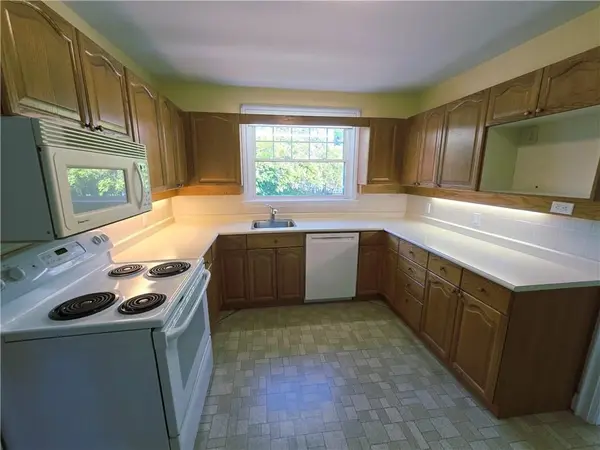 2047 James ST, Burlington, ON L7R 1H4