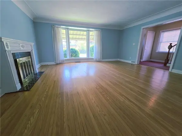 2047 James ST, Burlington, ON L7R 1H4