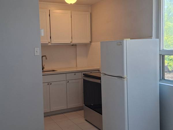 2275 Weston RD #208, Toronto W04, ON M9N 1Y3