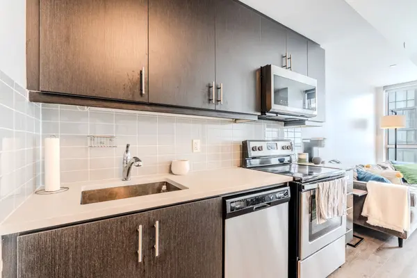 17 Zorra ST #1911, Toronto W08, ON M8Z 4Z6
