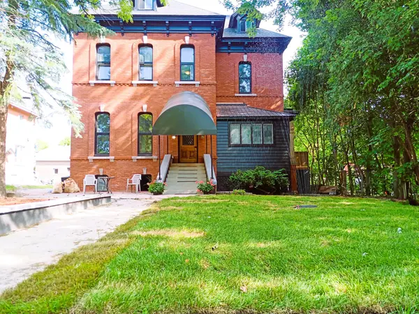 460 Wilbrod ST, Lower Town - Sandy Hill, ON K1N 6M8