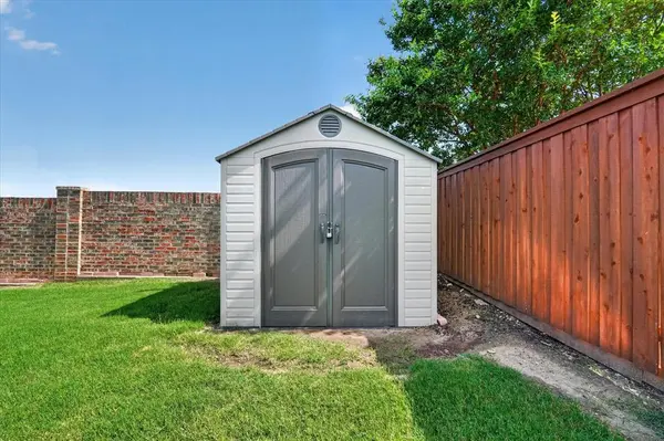 10129 Cougar Trail, Fort Worth, TX 76108