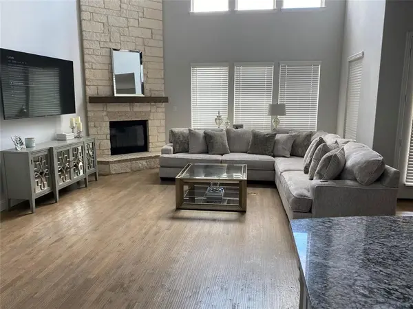 1009 Hunters Creek Drive, Rockwall, TX 75087