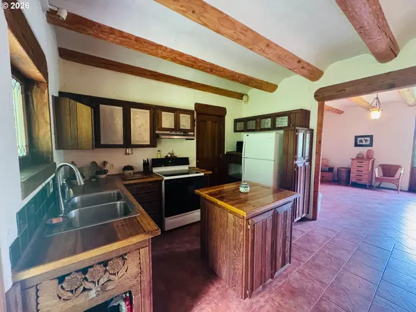 94449 COPE LN, Langlois, OR 97450