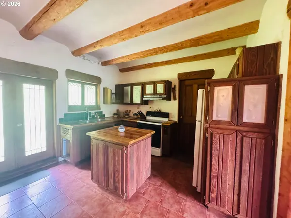 94449 COPE LN, Langlois, OR 97450