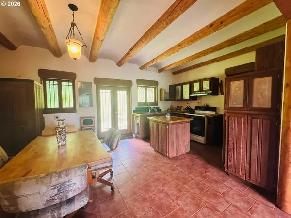 94449 COPE LN, Langlois, OR 97450