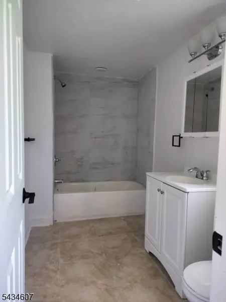 797 Passaic Ave #2, West Caldwell Twp., NJ 07006