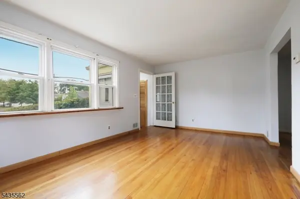 215 Henley Ave, New Milford Boro, NJ 07646
