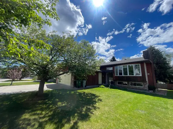 5909 11 Avenue, Edson, AB T7E 1J2
